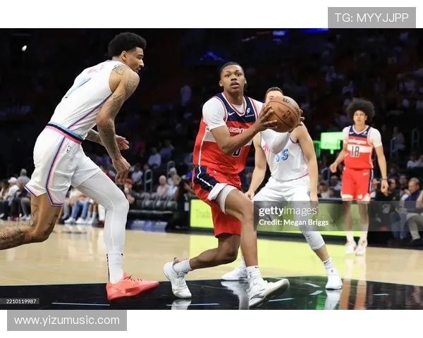 未来可期奇才新星卡林顿里程碑生涯得分破千闪耀赛场持续进步引领球队希望